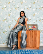 Load image into Gallery viewer, Metallic Grey Tissue Sarees With Blosue
