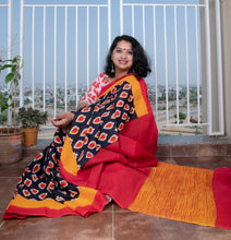 Load image into Gallery viewer, Paan Print Black &amp; Red Saree
