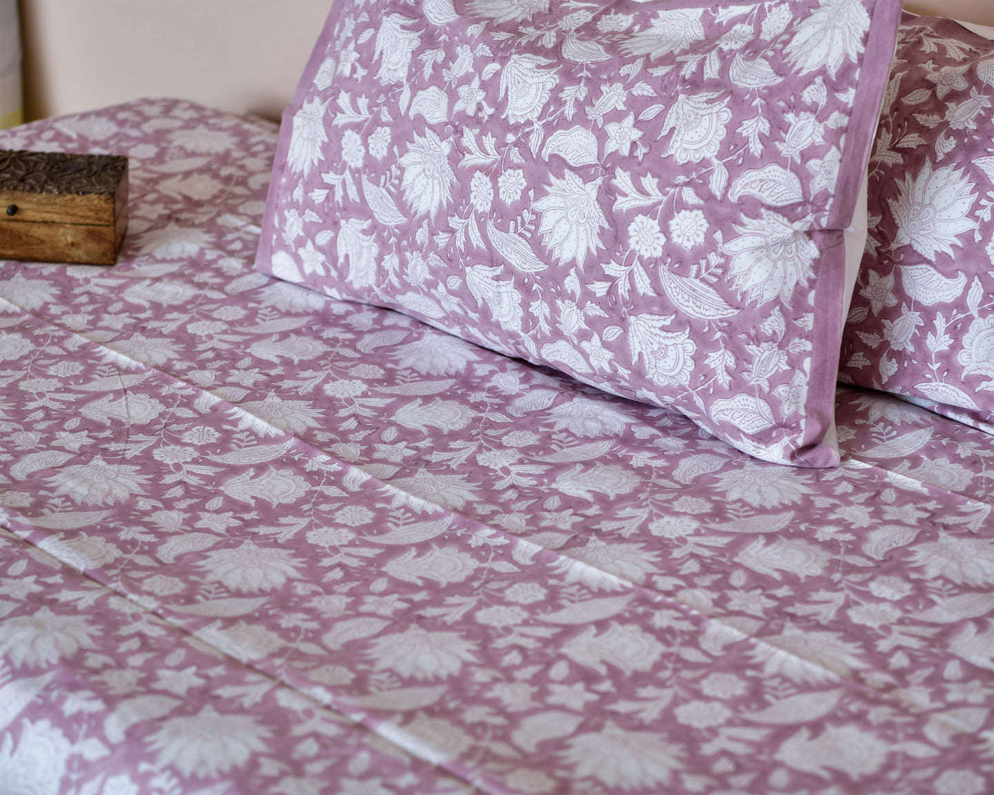 Mauve Floral Jaal Printed Bedsheet