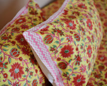 Load image into Gallery viewer, Yellow Flower Jaal Hand Block Printed Bedsheet
